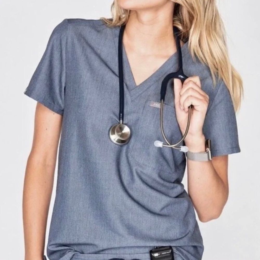 Figs Catarina one pocket, v-neck scrub top, sz L